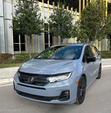 8 Minivan 8